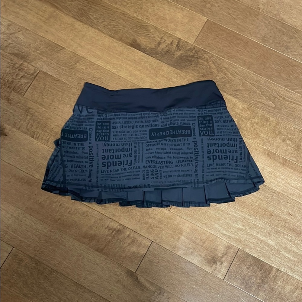 Lululemon Athletica Gray Pleated Skater Mini Skirt